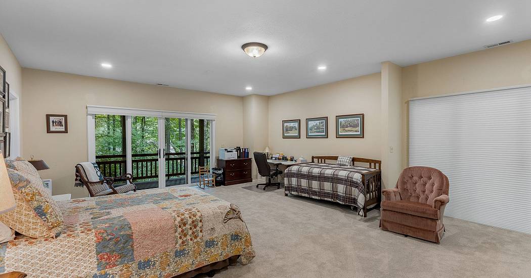 16 Hemlock Way - Photos (36).jpg