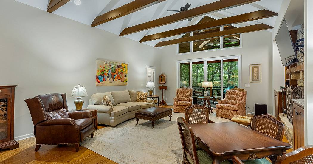 16 Hemlock Way - Photos (25).jpg