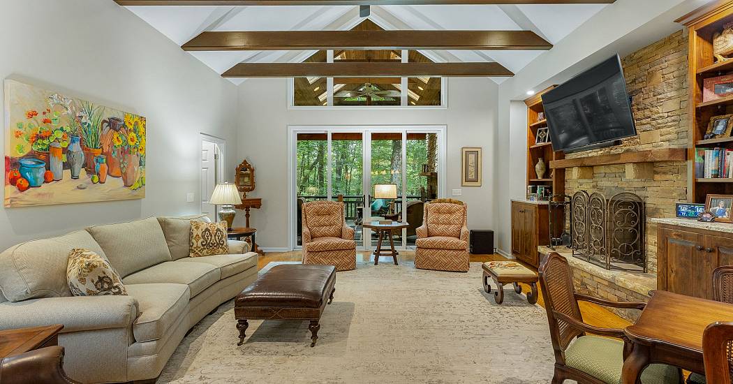 16 Hemlock Way - Photos (26).jpg