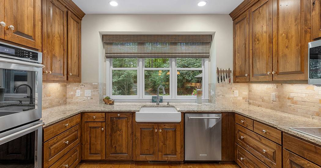 16 Hemlock Way - Photos (30).jpg