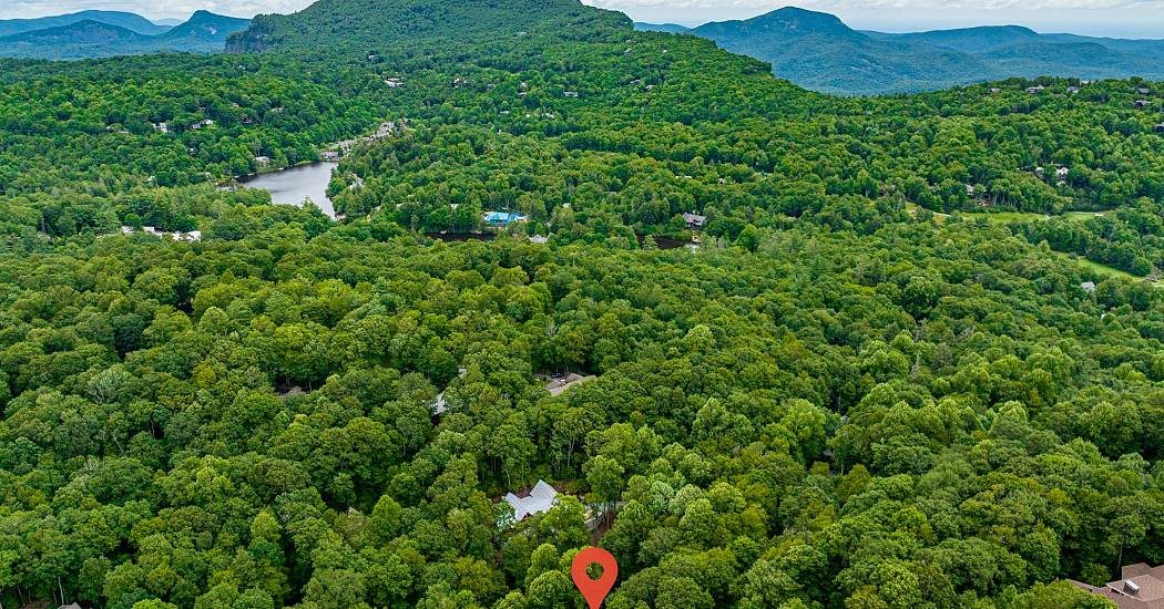 16 Hemlock Way - Drone (18).jpg