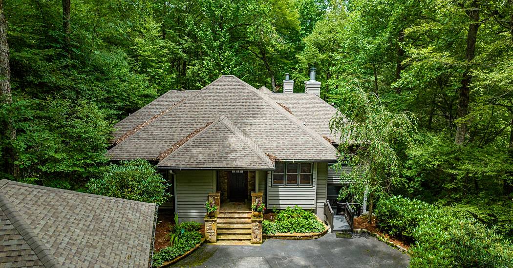 16 Hemlock Way - Drone (16).jpg