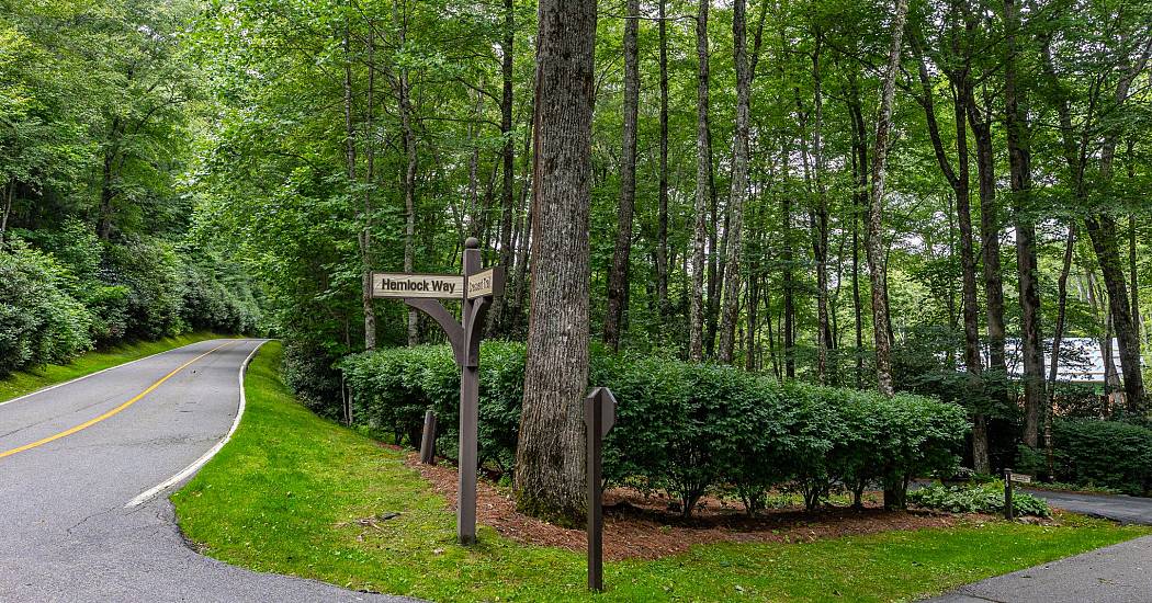 16 Hemlock Way - Photos (5).jpg
