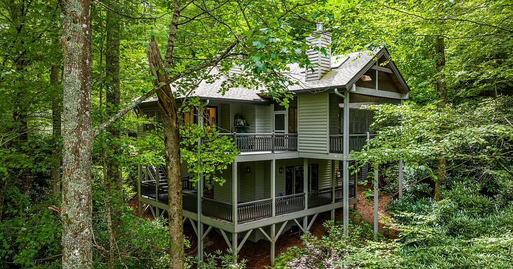 16 Hemlock Way - Drone (15).jpg
