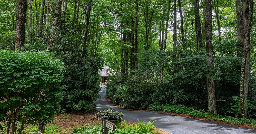 16 Hemlock Way - Photos (6).jpg