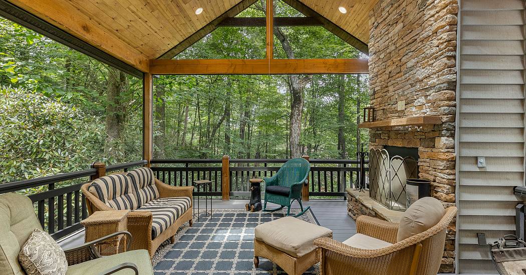 16 Hemlock Way - Photos (7).jpg