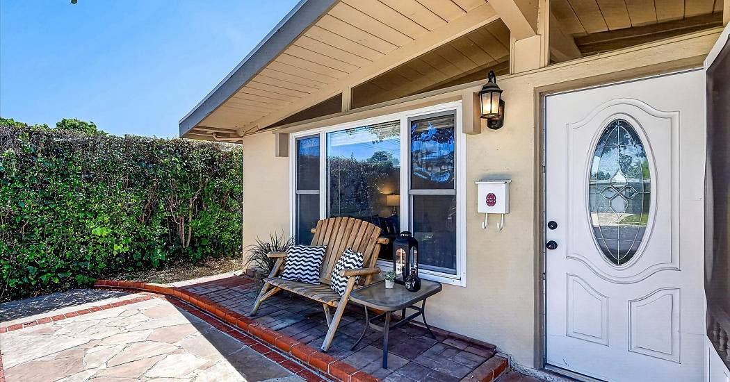 03-Front Porch.jpg