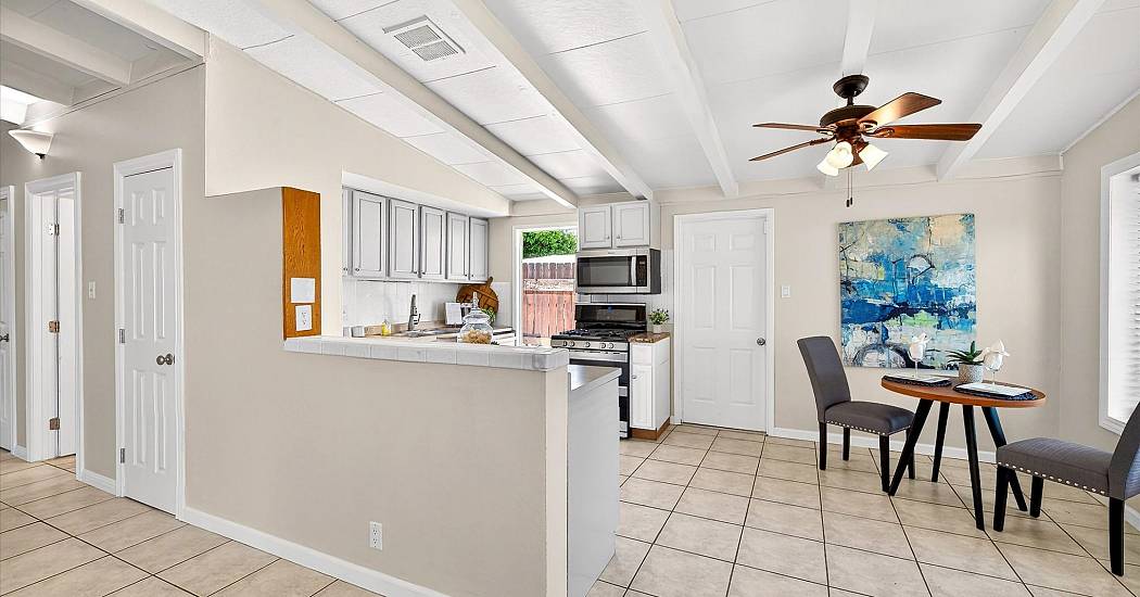 09-Kitchen and Dining.jpg