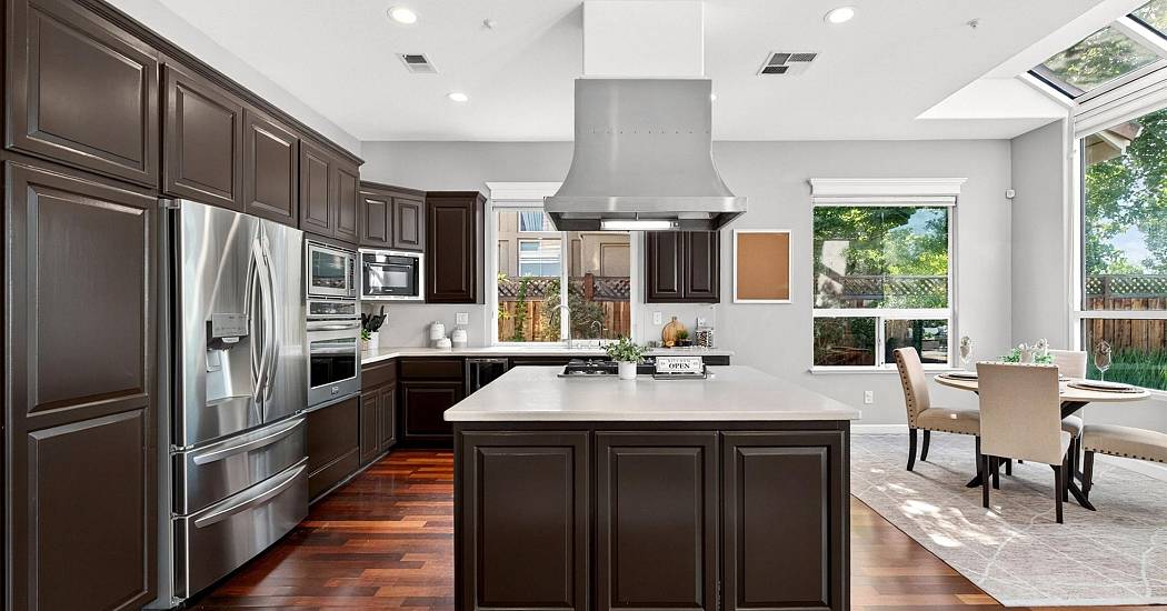 17-Kitchen.jpg