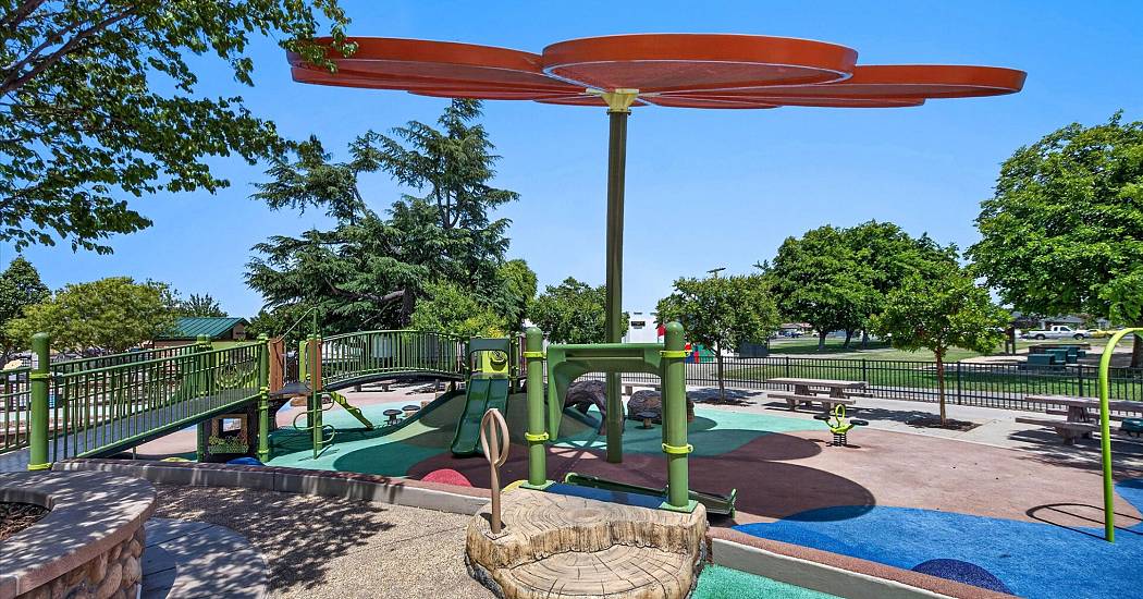 40-Community Park.jpg