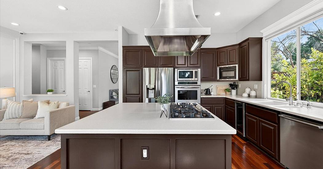22-Kitchen.jpg