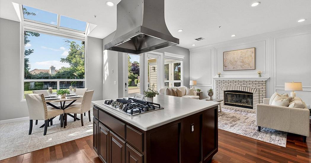 24-Kitchen.jpg