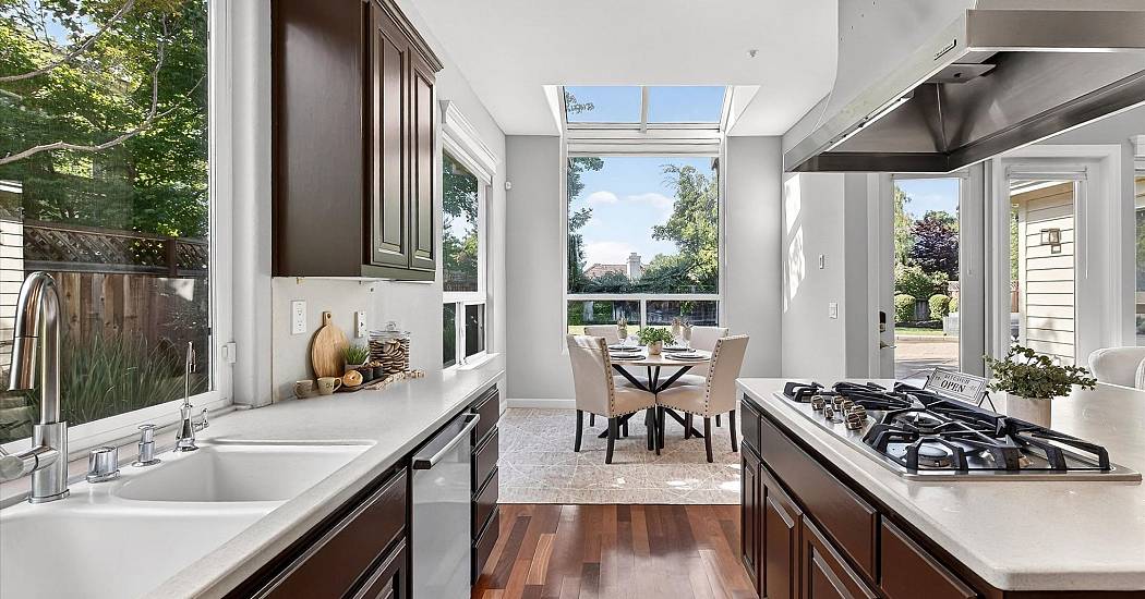 25-Kitchen.jpg
