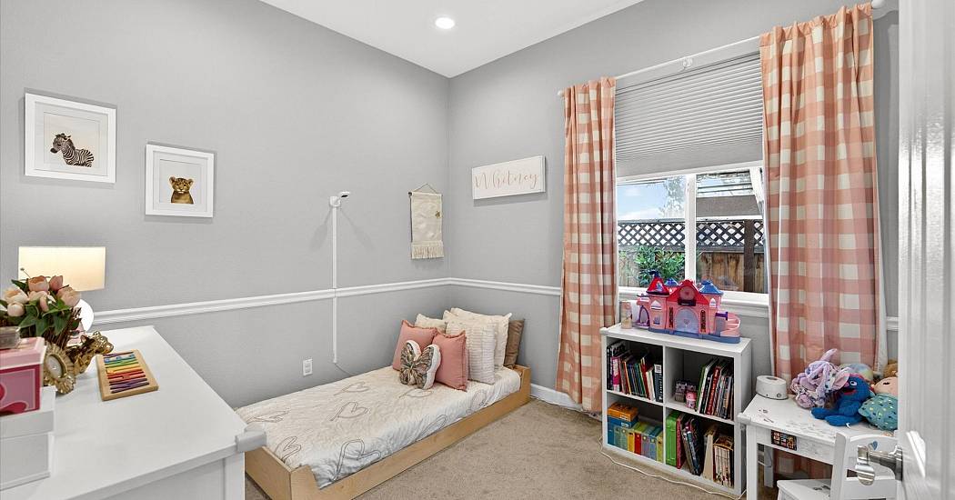 37-Bedrooom.jpg