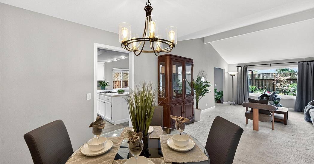 07-Dining to Living.jpg