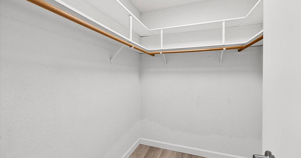 35-Primary Closet.jpg