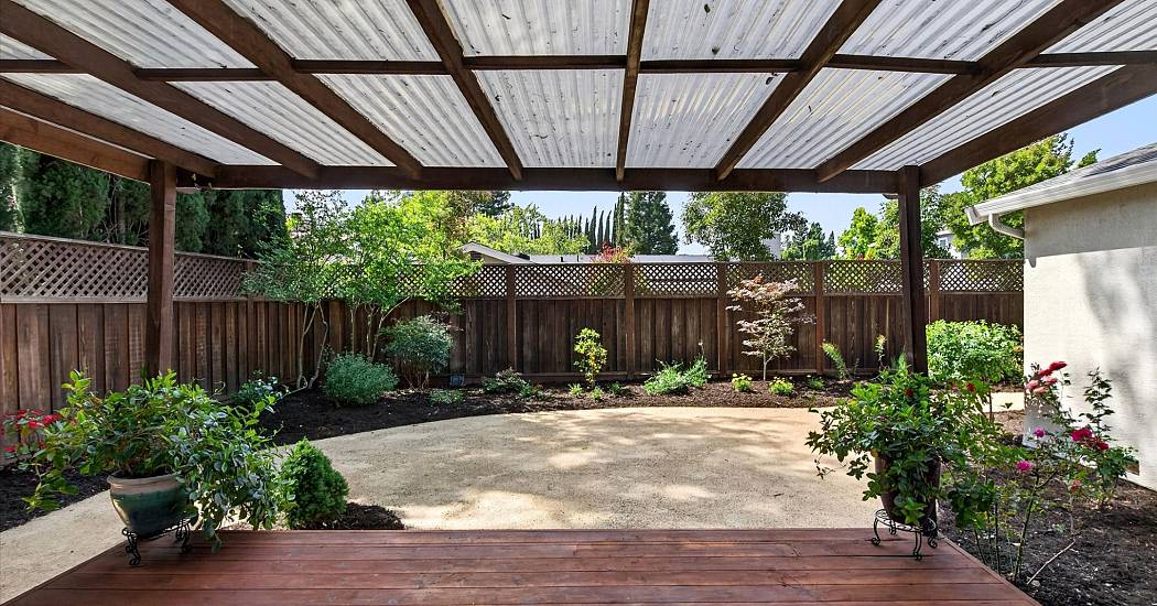 40-Deck and Backyard.jpg