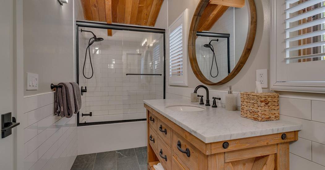 019-011-Primary Bathroom-1500x1000.jpg
