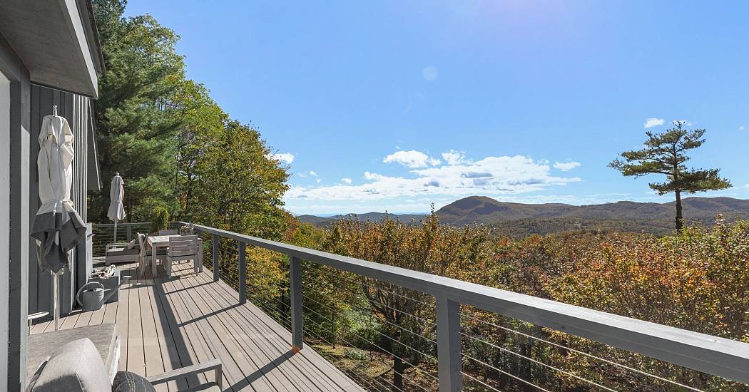 2618 Big Sheep Cliff Rd - Deck (fall '25) (16).jpg