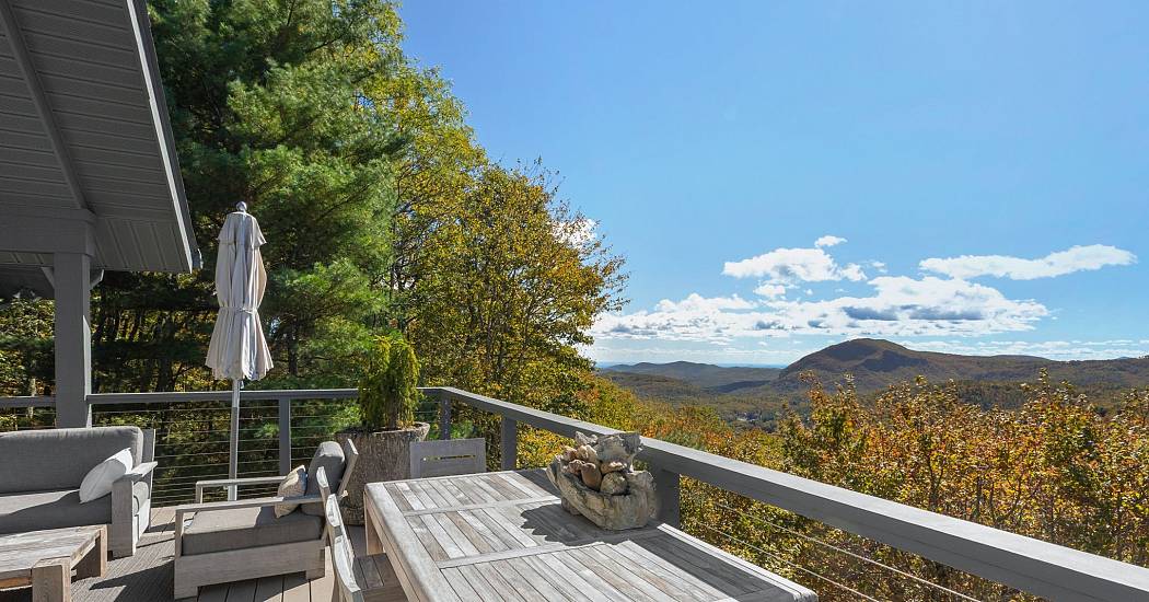 2618 Big Sheep Cliff Rd - Deck (fall '25) (10).jpg