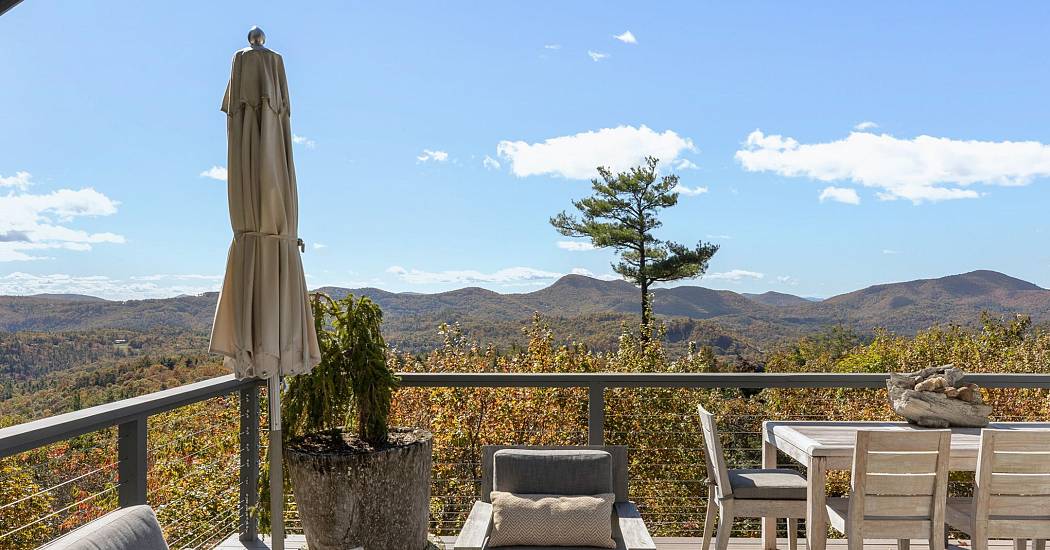 2618 Big Sheep Cliff Rd - Deck (fall '25) (18).jpg
