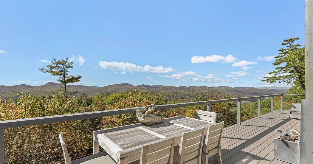 2618 Big Sheep Cliff Rd - Deck (fall '25) (5).jpg