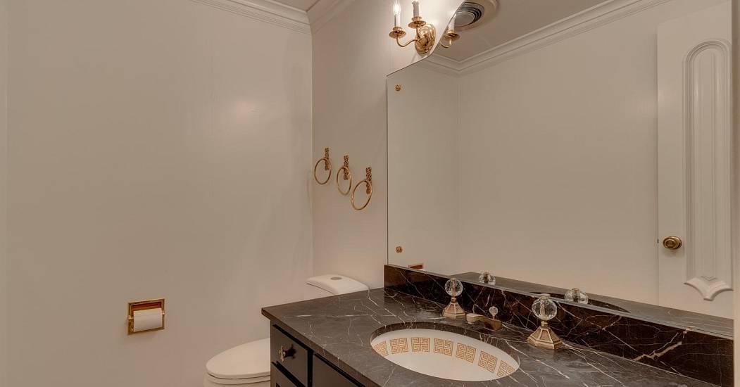 013-011-Half Bathroom-1500x1000.jpg