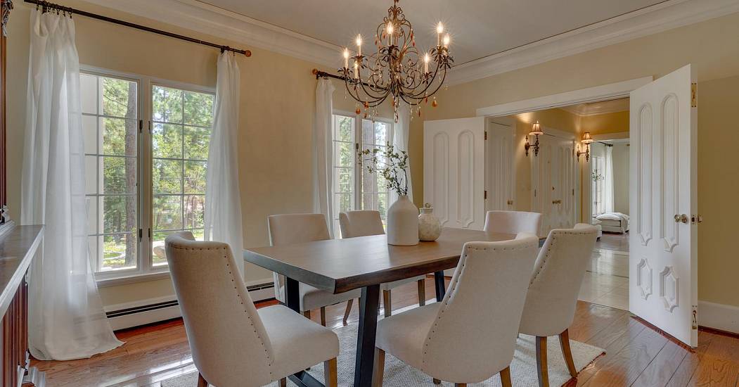 012-041-Formal Dining Room-1500x1000.jpg