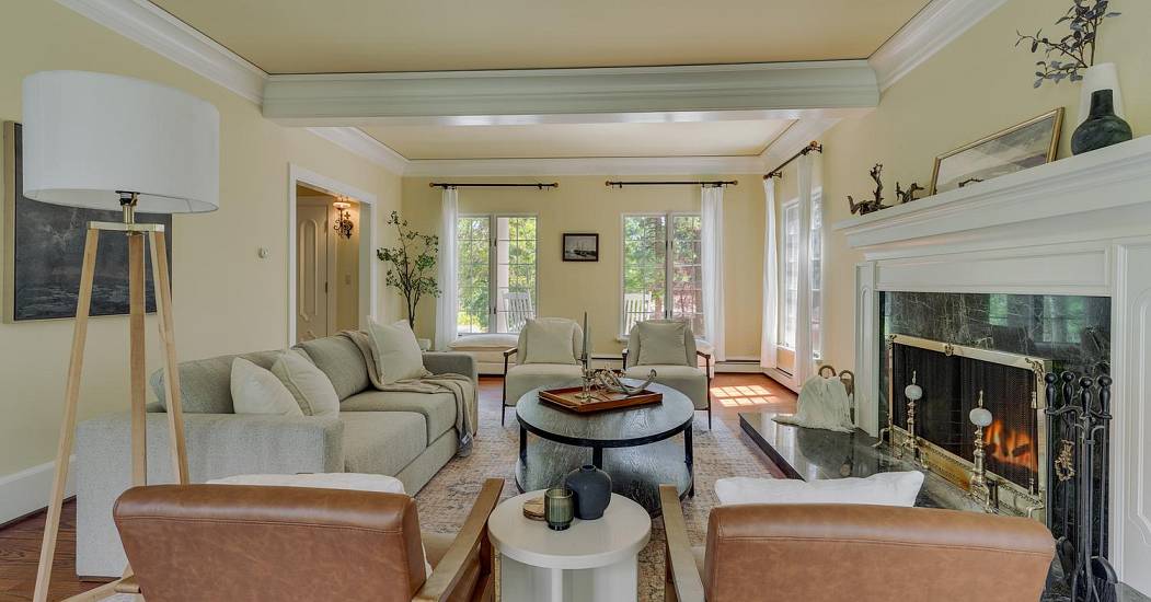 009-032-Living Room-1500x1000.jpg