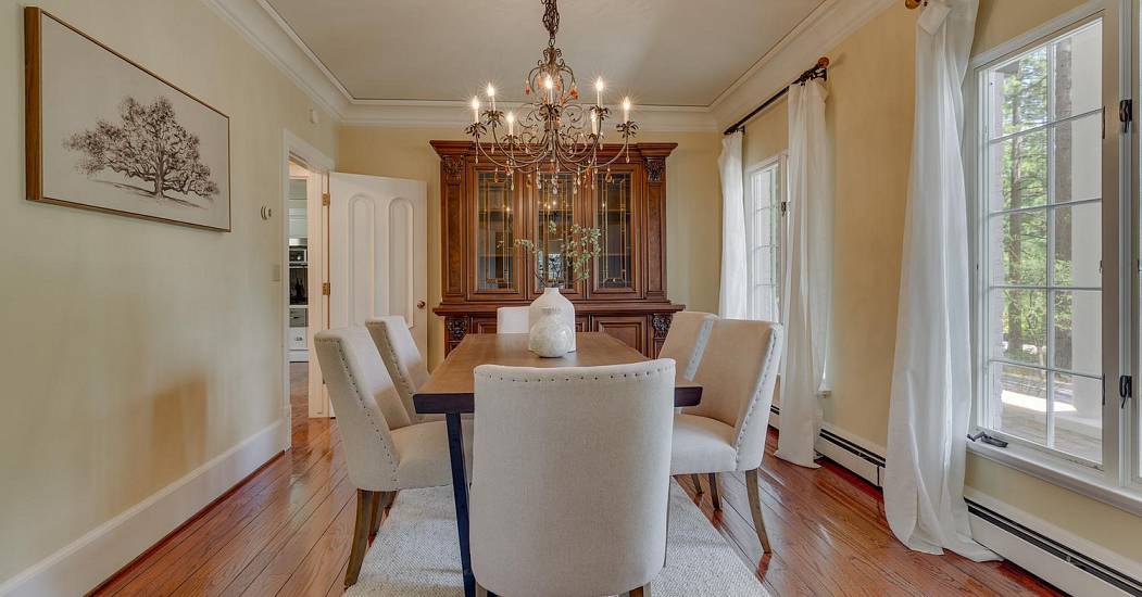 011-036-Formal Dining Room-1500x1000.jpg
