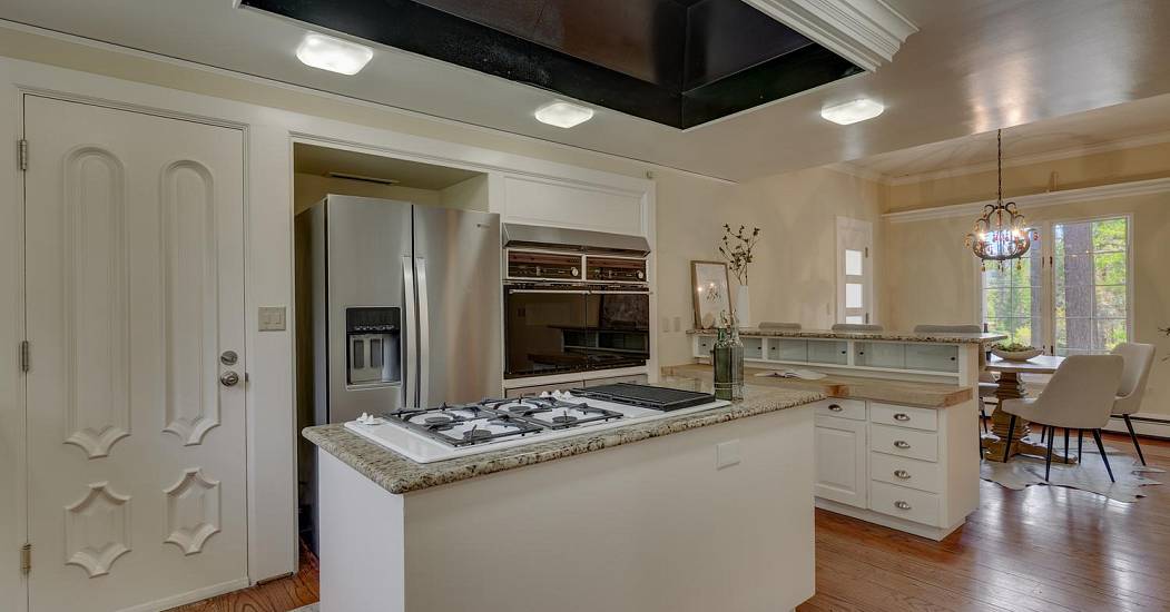 018-026-Kitchen-1500x1000.jpg