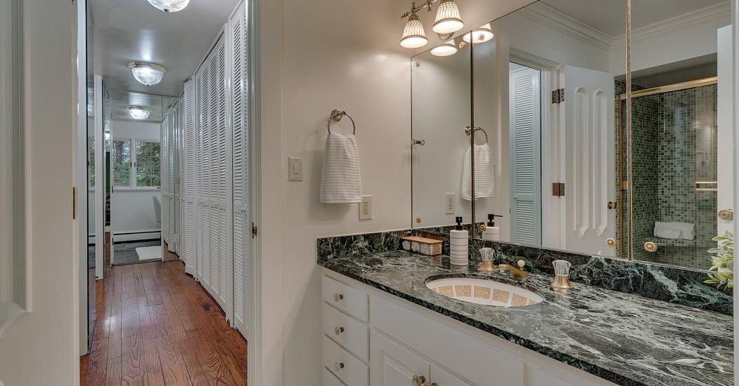 026-045-Bathroom-1500x1000.jpg