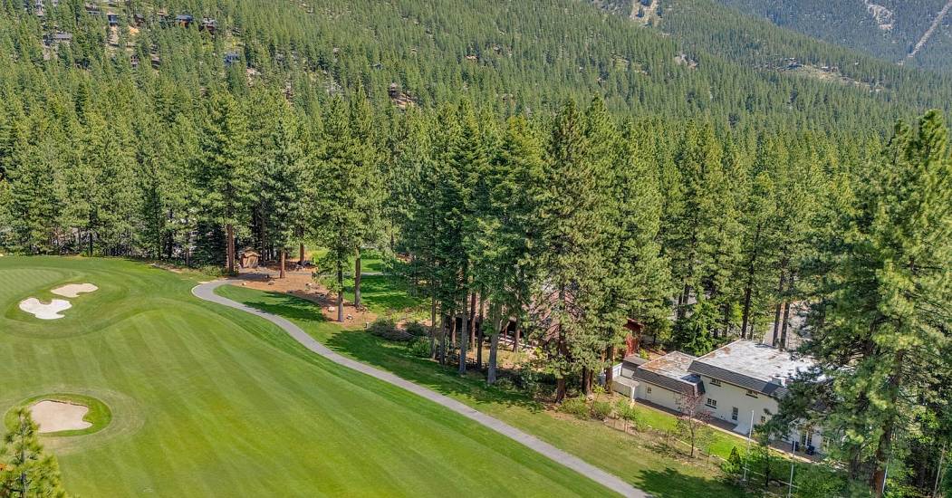 042-018-Proximity to Golf-1500x1000.jpg