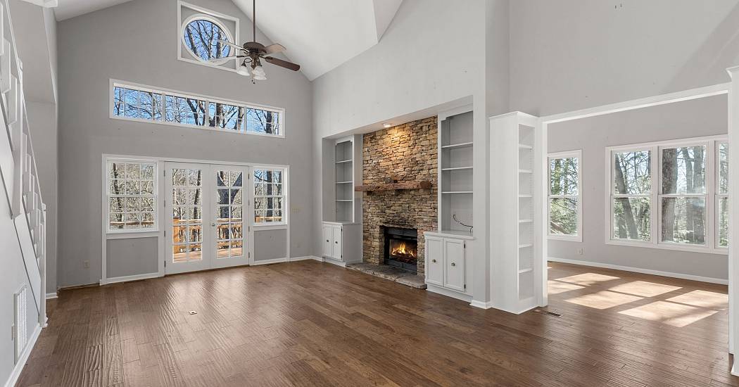 451 Crescent Trail - Photos (8).jpg