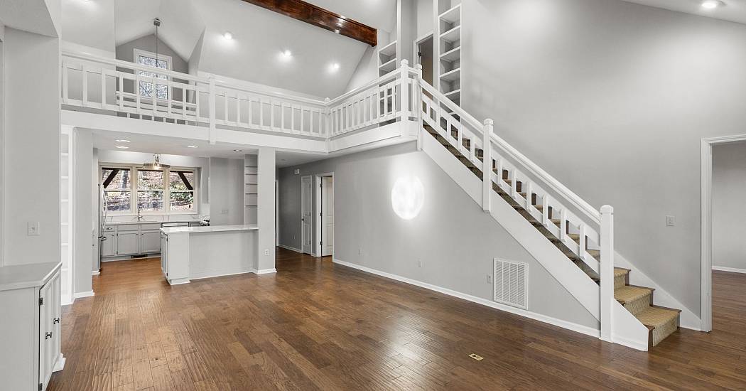 451 Crescent Trail - Photos (10).jpg