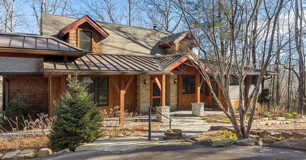 451 Crescent Trail - Photos (2).jpg