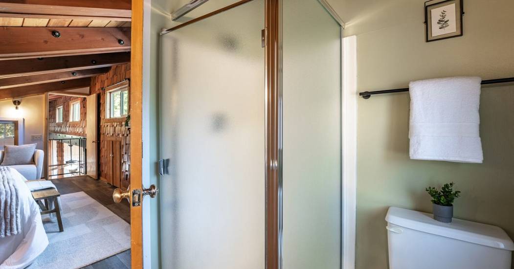 Primary Bath 2.jpg