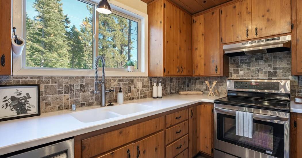 Kitchen 2.jpg