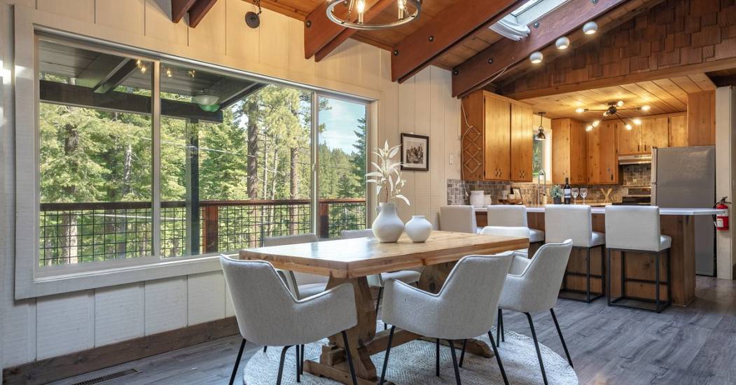 Diningroom.jpg