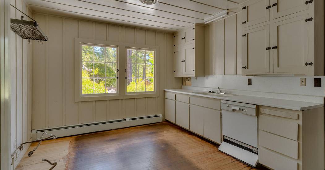 012-018-Kitchen-1500x1000.jpg