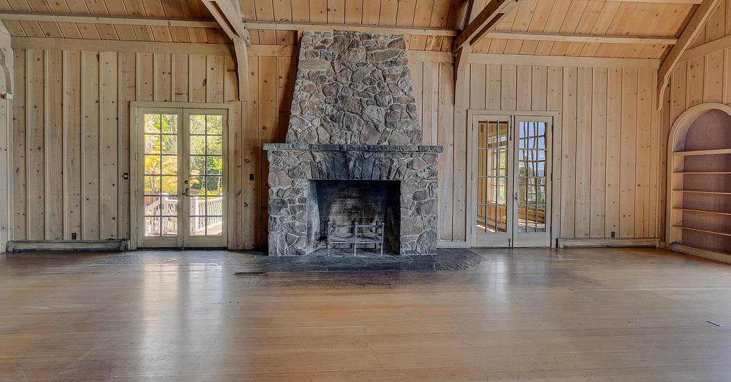 010-020-Living Room-1500x1000.jpg