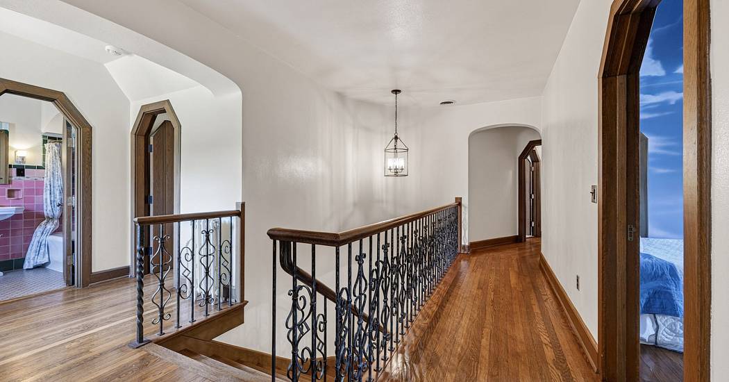 2026_3452_crestwood_dr_cm_mls-39.jpg