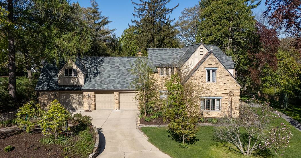 2026_3452_crestwood_dr_cm_mls-1.jpg