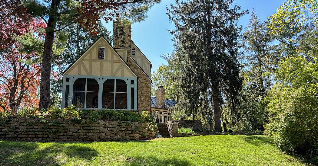 2026_3452_crestwood_dr_cm_mls-79.jpg