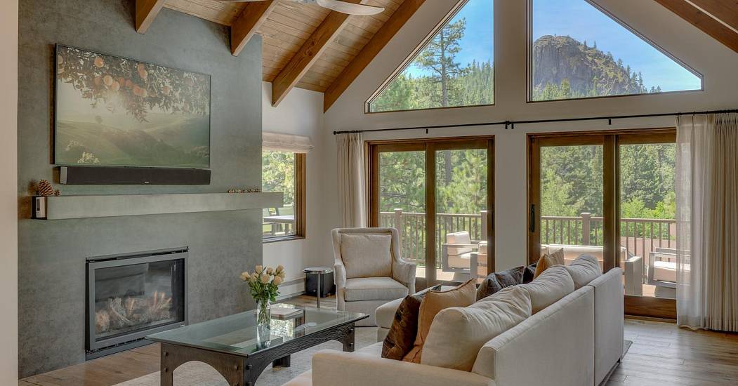 010-010-Living Room-1500x1000.jpg