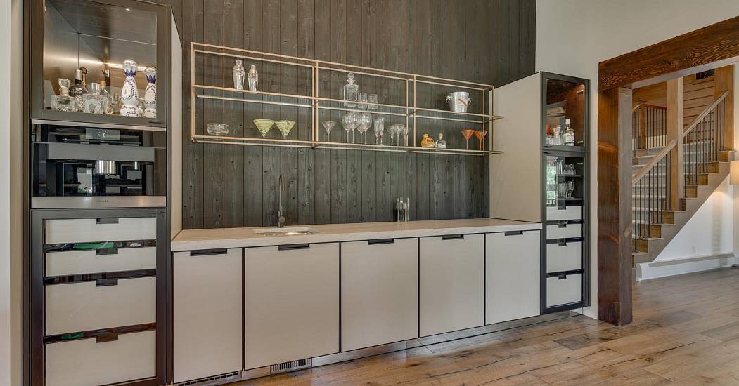 020-028-Upstairs Wet Bar-1500x1000.jpg