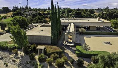Panoramic views in East Oakdale's architectural gem