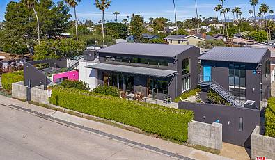 813 Palms