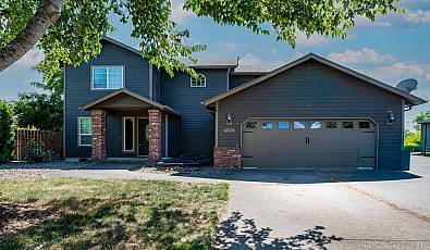 926 FALCON Ct