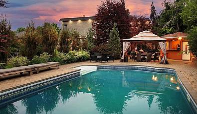 788 Woodland Acres Cres